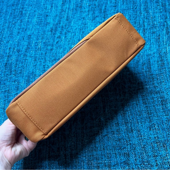 Tomtoc Versatile Switch Daily Crossbody Bag in Orange - Picture 2 of 7